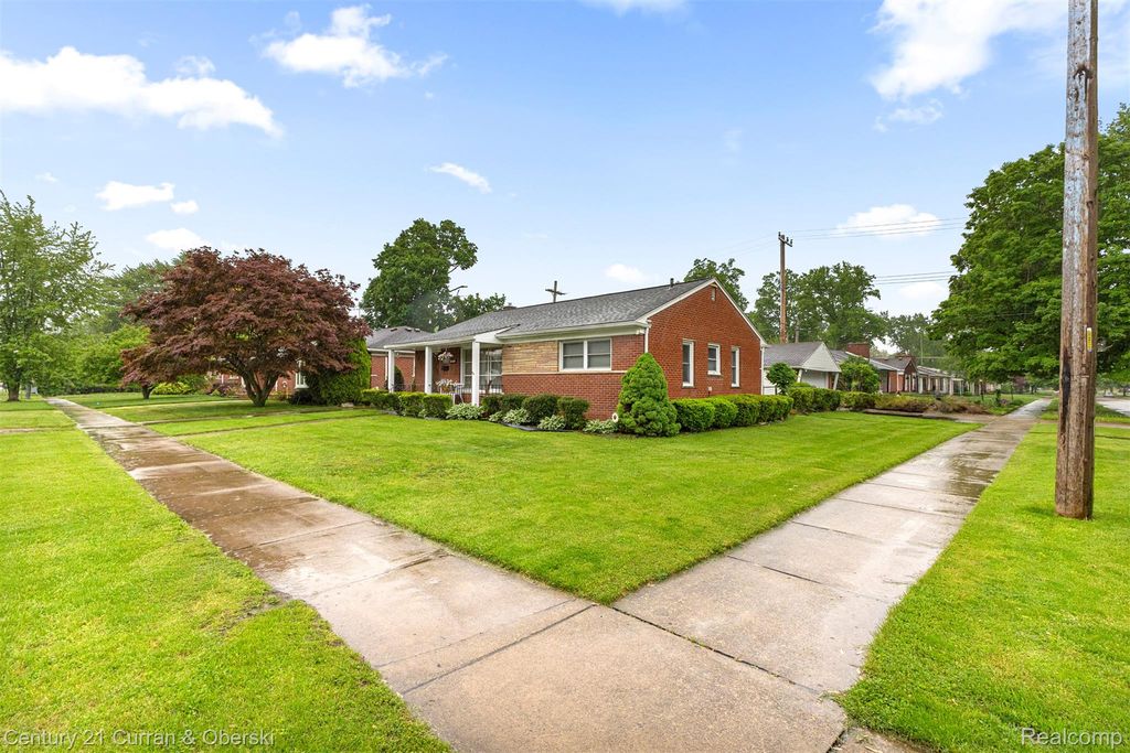26657 W Chicago, Redford Charter Township, MI 48239