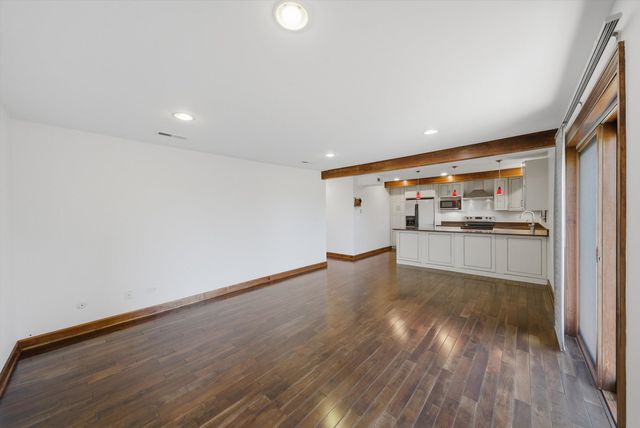 2218 N Newland Avenue 401, Chicago, IL 60707