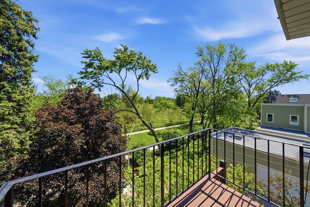 2218 N Newland Avenue 401, Chicago, IL 60707
