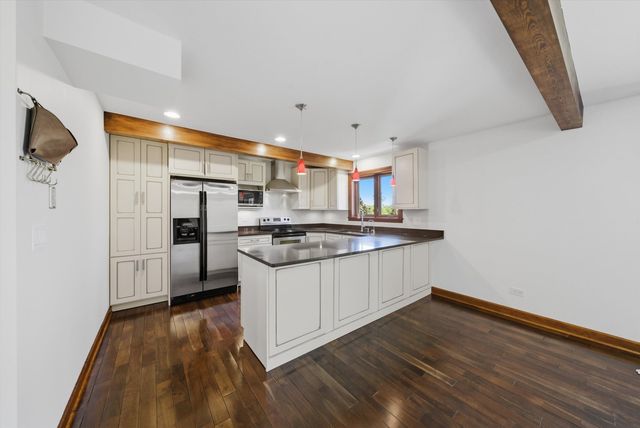 2218 N Newland Avenue 401, Chicago, IL 60707