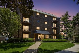 2218 N Newland Avenue 401, Chicago, IL 60707
