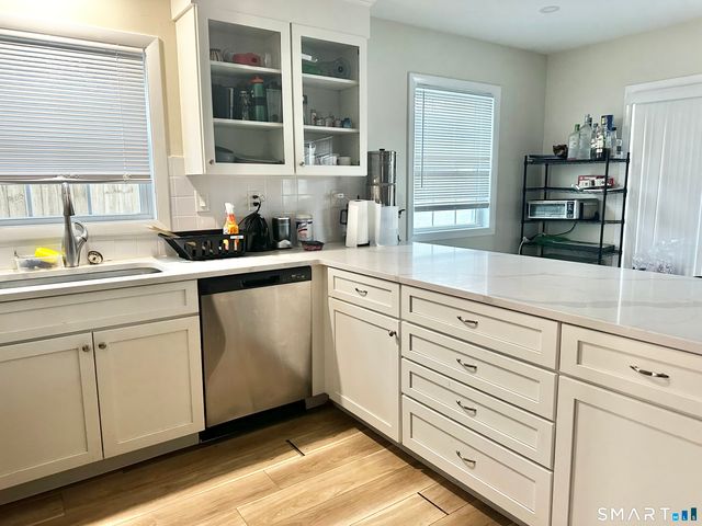 100 Ruden Street, West Haven, CT 06516