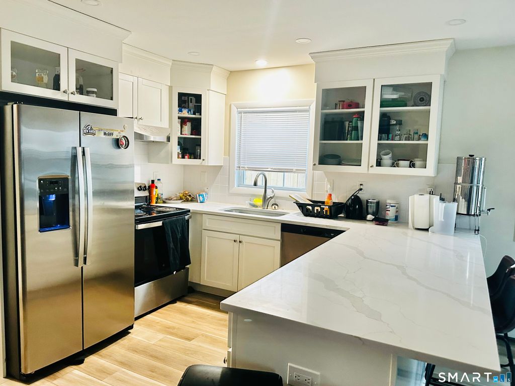 100 Ruden Street, West Haven, CT 06516