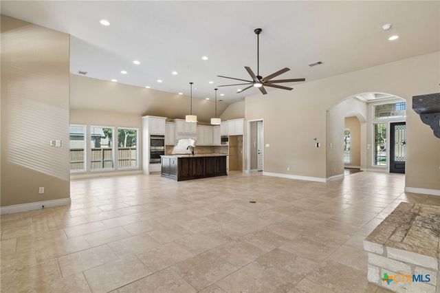 975 Wilderness Oaks, New Braunfels, TX 78132