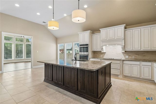 975 Wilderness Oaks, New Braunfels, TX 78132