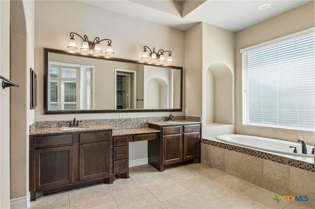 975 Wilderness Oaks, New Braunfels, TX 78132