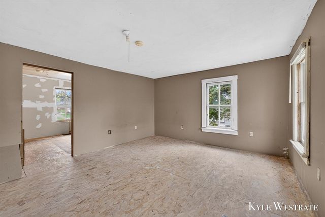 123 W Main Street, Caledonia, MI 49316