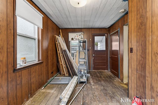 123 W Main Street, Caledonia, MI 49316