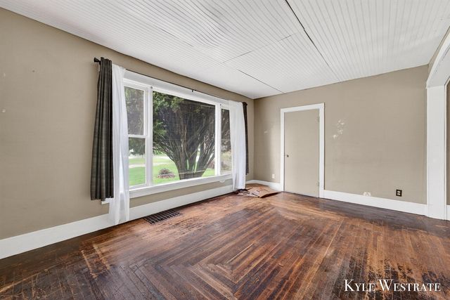 123 W Main Street, Caledonia, MI 49316