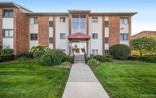 1932 Klingensmith Road, Bloomfield Hills, MI 48302