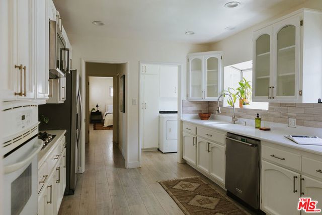 5756 Aladdin Street, Los Angeles, CA 90008