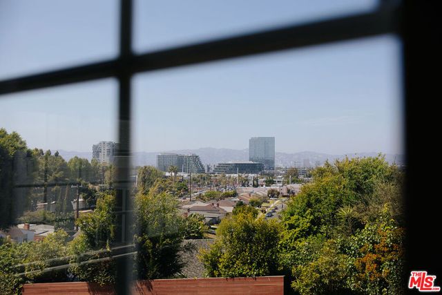 5756 Aladdin Street, Los Angeles, CA 90008