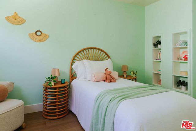 5756 Aladdin Street, Los Angeles, CA 90008