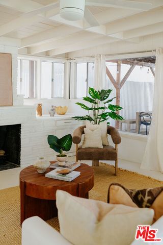 5756 Aladdin Street, Los Angeles, CA 90008