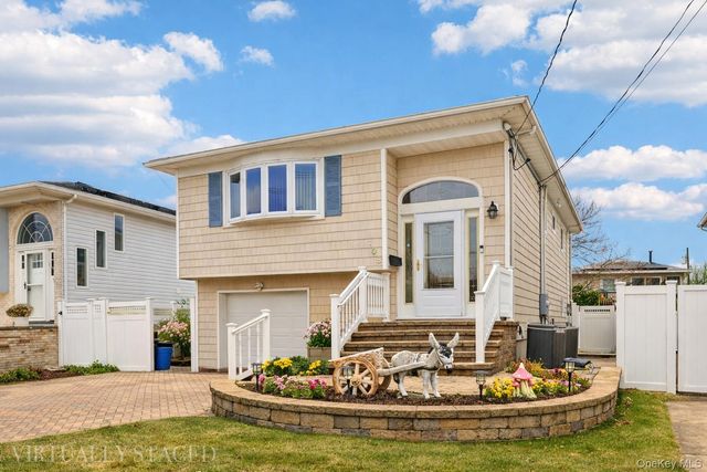 108 Lee Avenue, Babylon, NY 11702