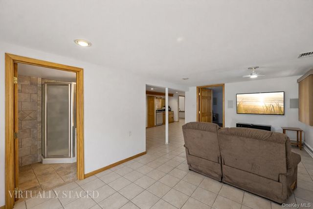 108 Lee Avenue, Babylon, NY 11702