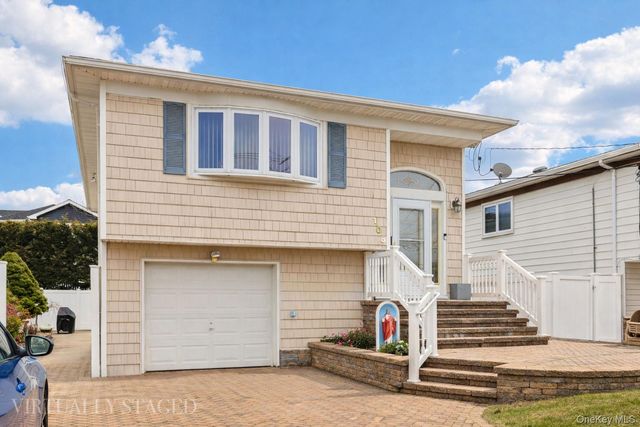 108 Lee Avenue, Babylon, NY 11702