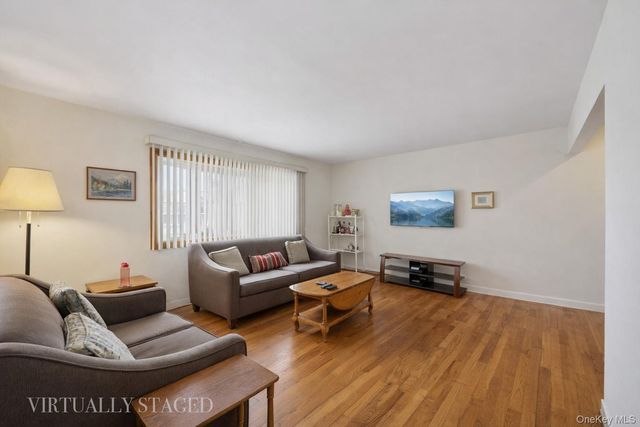 108 Lee Avenue, Babylon, NY 11702