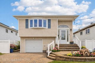 108 Lee Avenue, Babylon, NY 11702