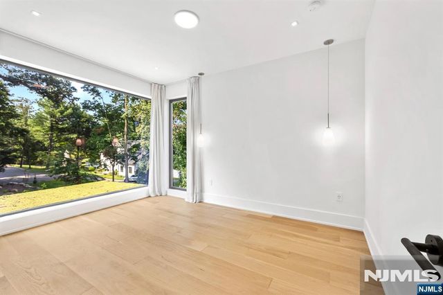 226 Haworth Avenue, Haworth, NJ 07641