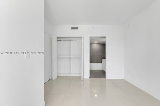 92 SW 3rd St 1403, Miami, FL 33130