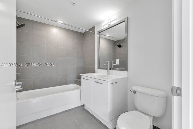 92 SW 3rd St 1403, Miami, FL 33130