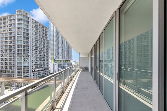 92 SW 3rd St 1403, Miami, FL 33130