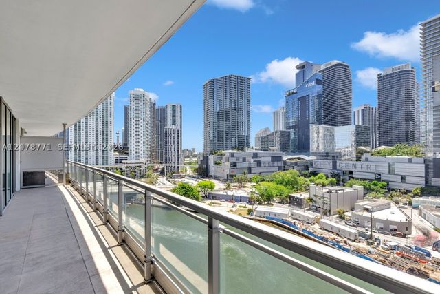 92 SW 3rd St 1403, Miami, FL 33130