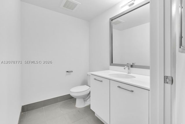 92 SW 3rd St 1403, Miami, FL 33130