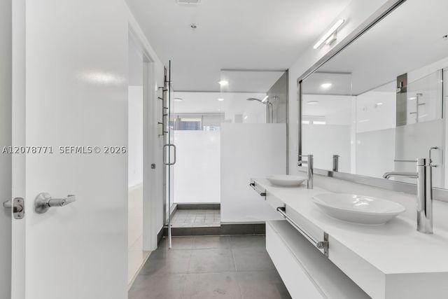 92 SW 3rd St 1403, Miami, FL 33130