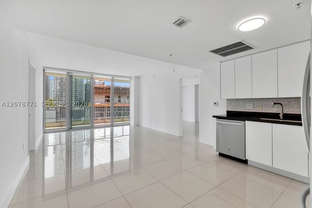 92 SW 3rd St 1403, Miami, FL 33130