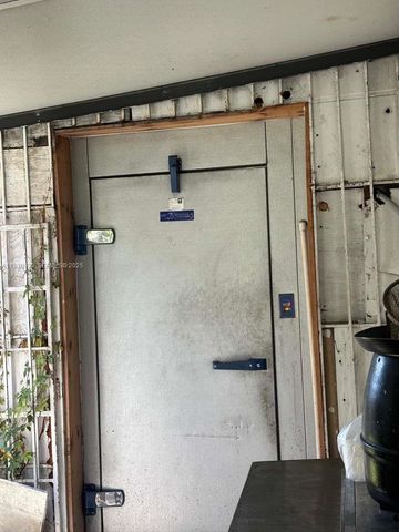 Pizzeria for Sale In Hialeah, Hialeah, FL 33016