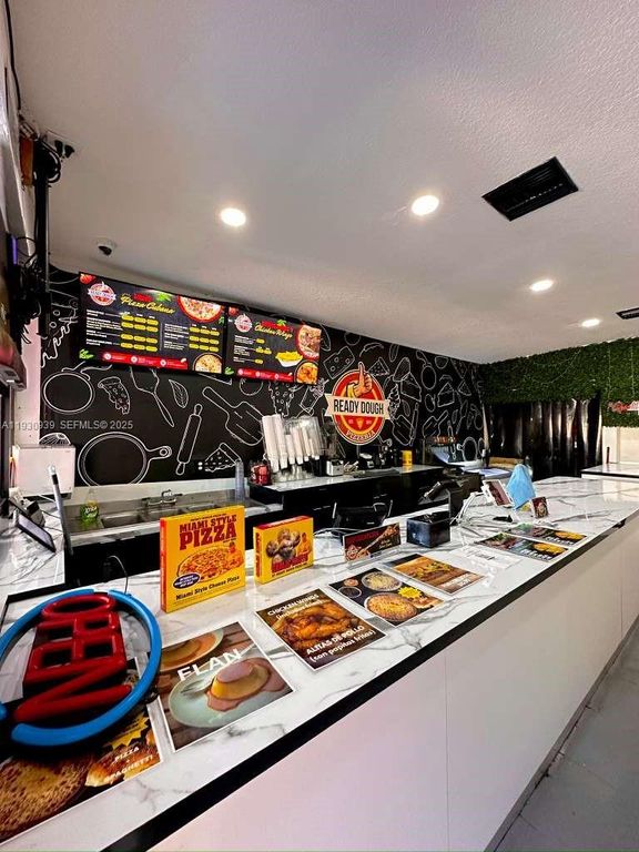 Pizzeria for Sale In Hialeah, Hialeah, FL 33016