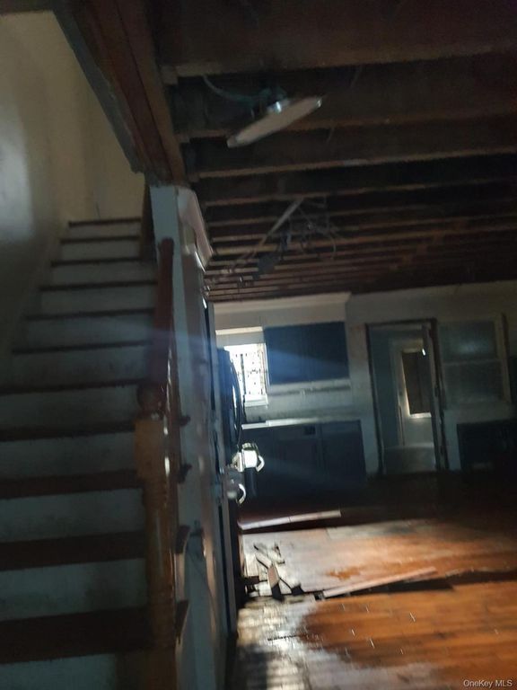 3341 EASTCHESTER ROAD NE, Bronx, NY 10469 — photo 2