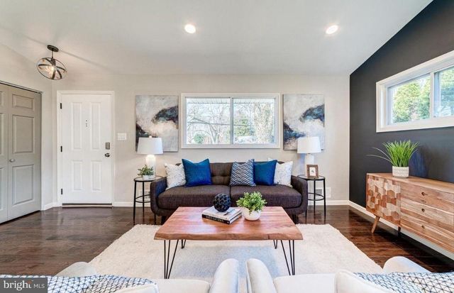 4207 WOODLAND DR, Fairfax, VA 22030