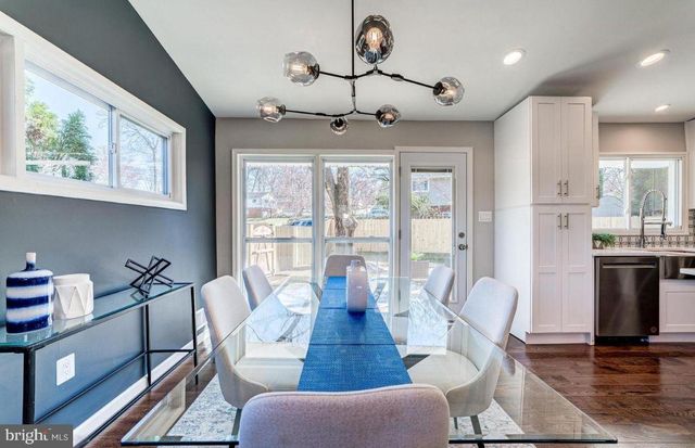 4207 WOODLAND DR, Fairfax, VA 22030