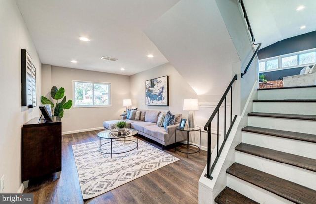 4207 WOODLAND DR, Fairfax, VA 22030