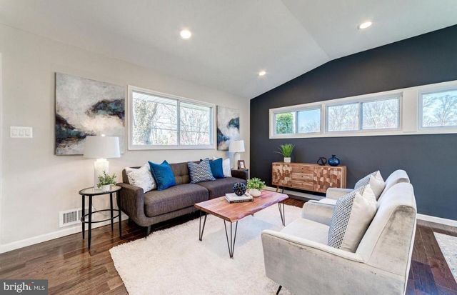 4207 WOODLAND DR, Fairfax, VA 22030