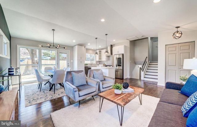 4207 WOODLAND DR, Fairfax, VA 22030