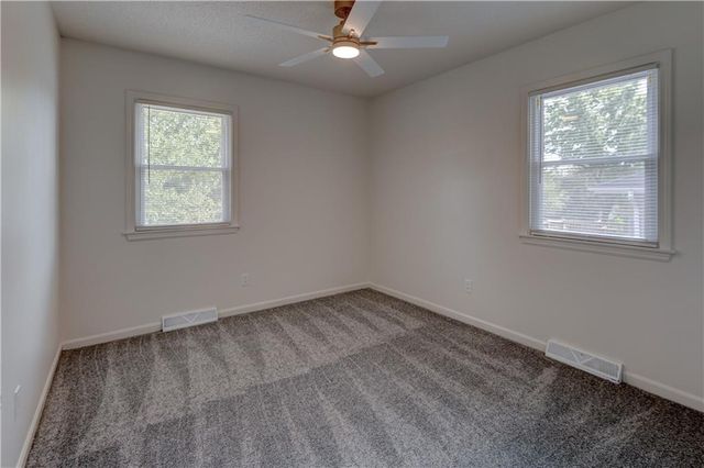 305 Sharon Drive, Lee's Summit, MO 64063