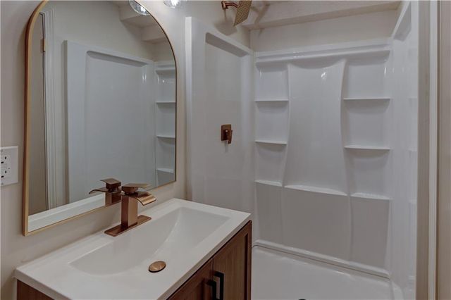 305 Sharon Drive, Lee's Summit, MO 64063