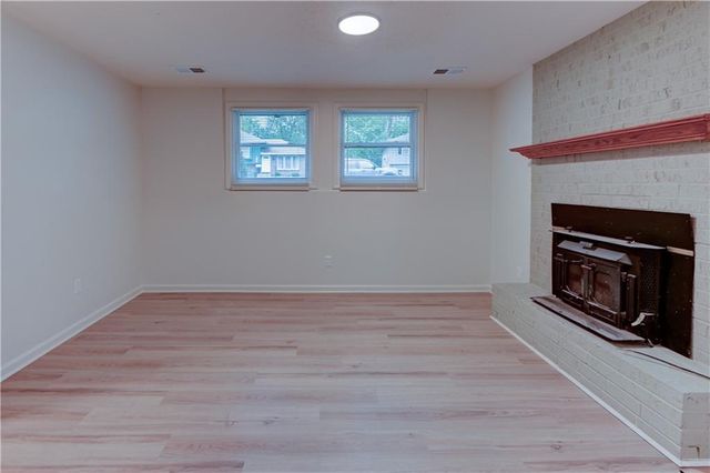 305 Sharon Drive, Lee's Summit, MO 64063