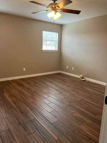 1112 Kathy Lane, Lewisville, TX 75067