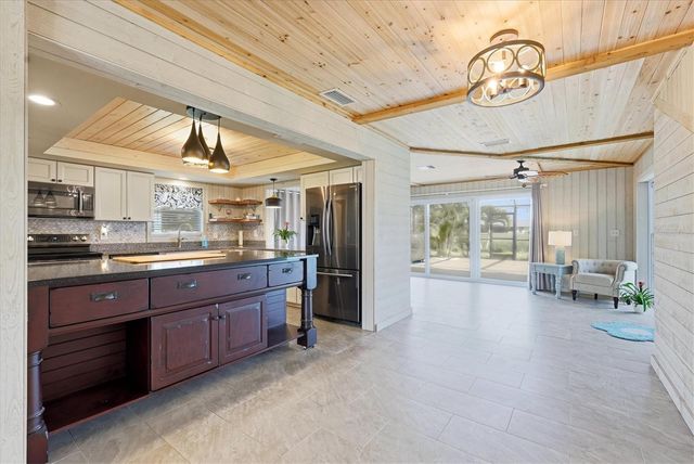 11 OAKLAND HILLS COURT, Rotonda West, FL 33947