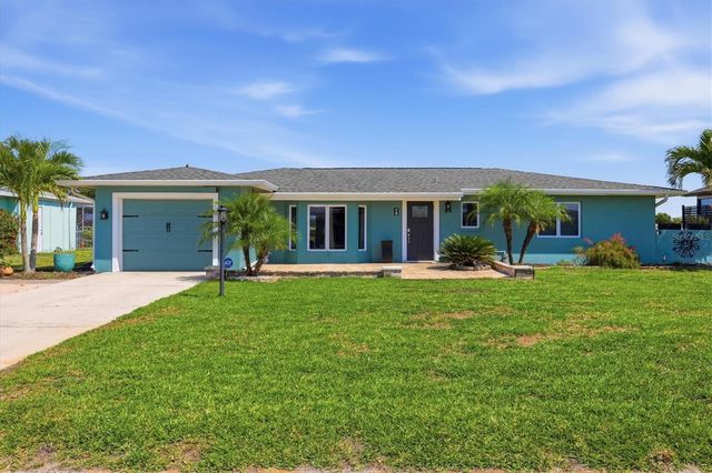 11 OAKLAND HILLS COURT, Rotonda West, FL 33947