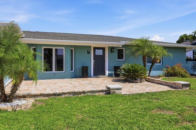 11 OAKLAND HILLS COURT, Rotonda West, FL 33947