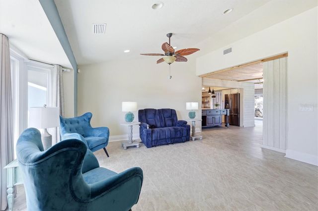 11 OAKLAND HILLS COURT, Rotonda West, FL 33947