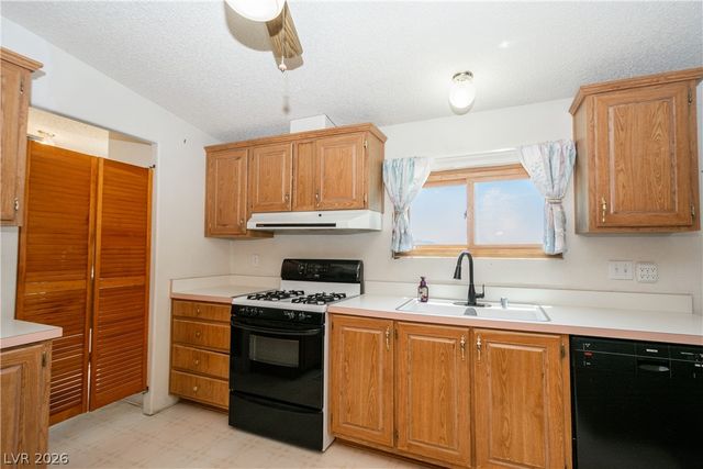 6461 Creb Court, Pahrump, NV 89060