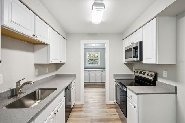 280 W FERN DRIVE, Orange City, FL 32763