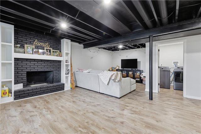 6709 Eastside Drive, Kansas City, MO 64152